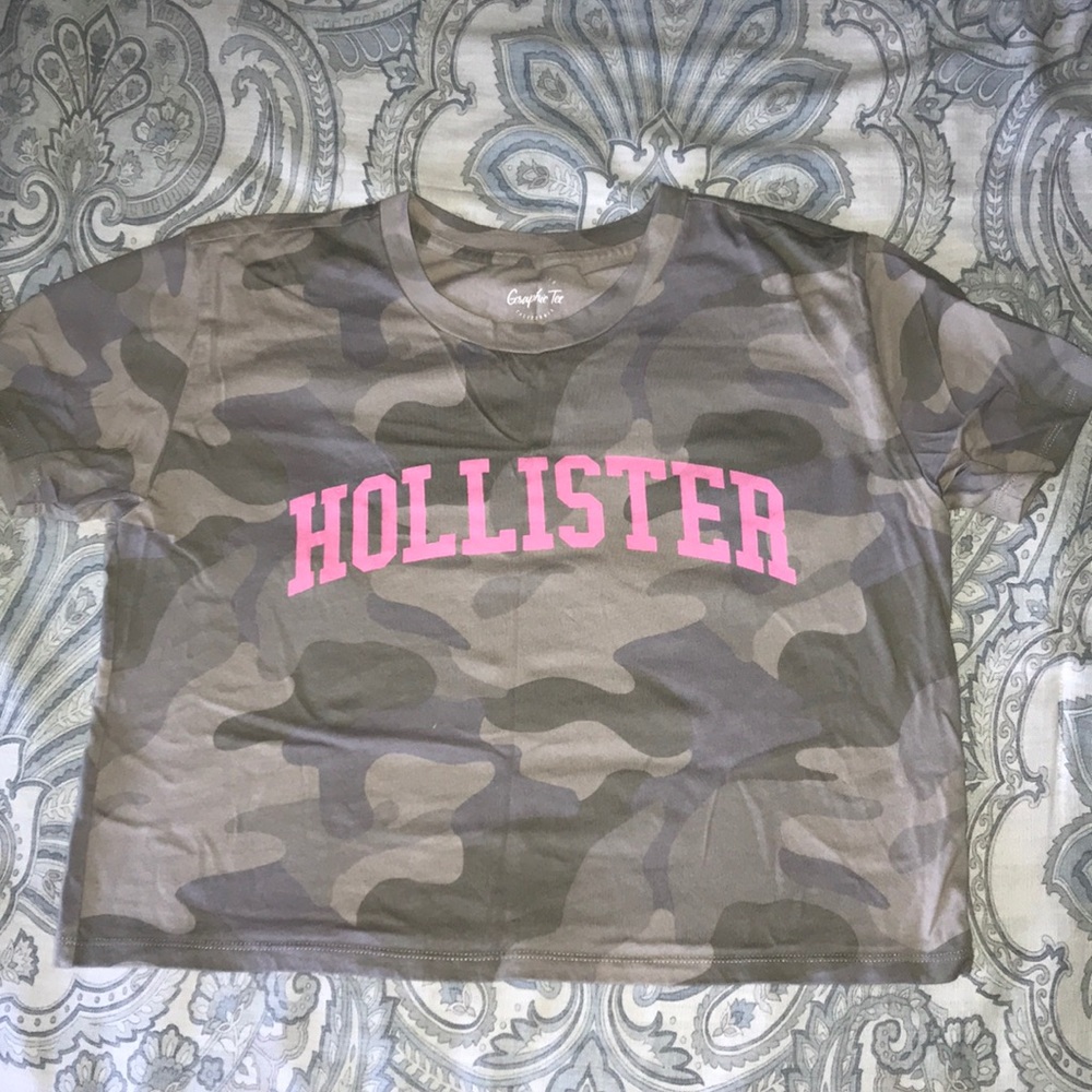 Hollister Graphic Tee
